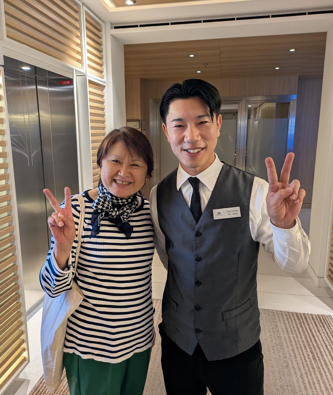 1階エレベーターホール