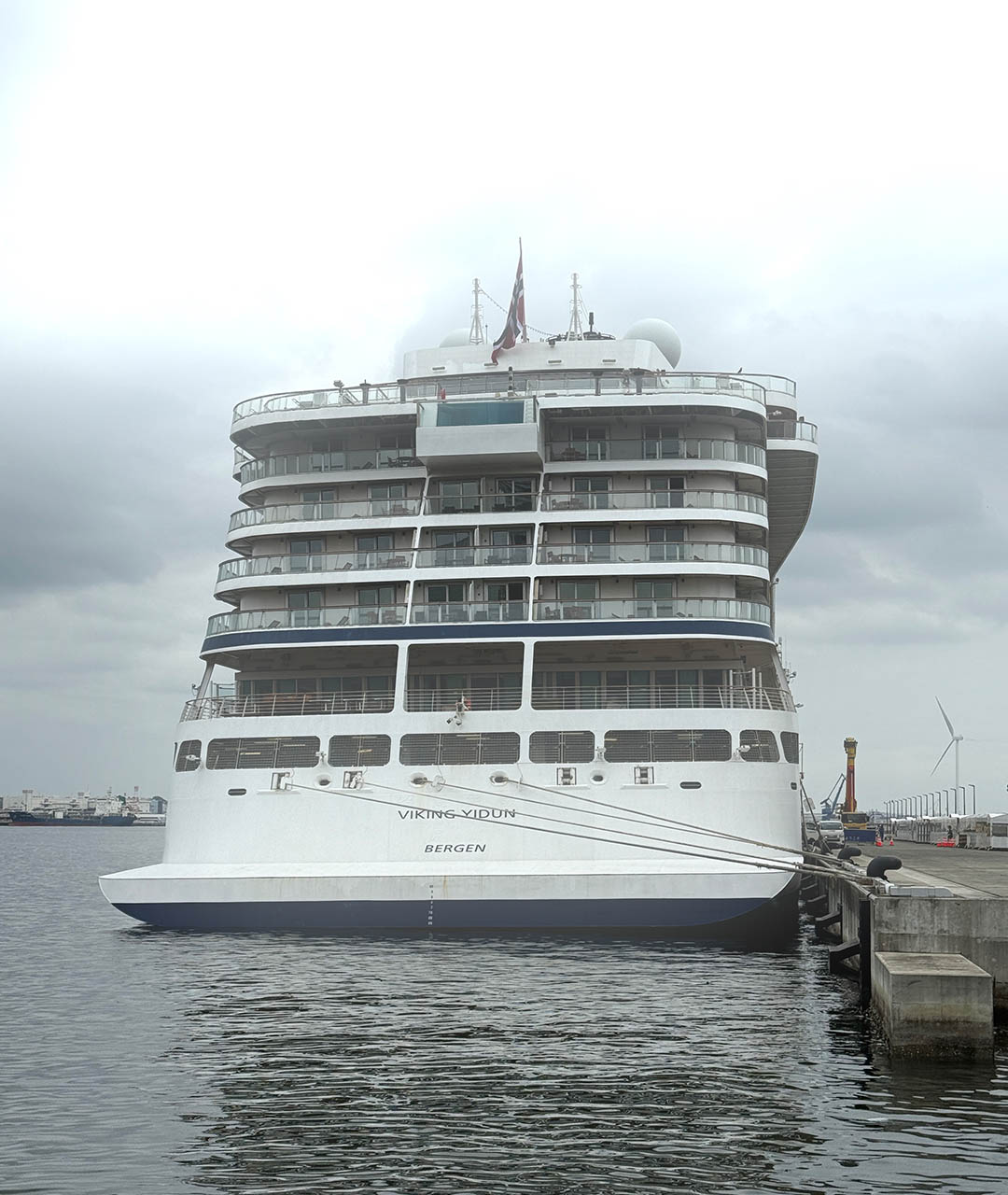 Yokohama Port Hammerhead