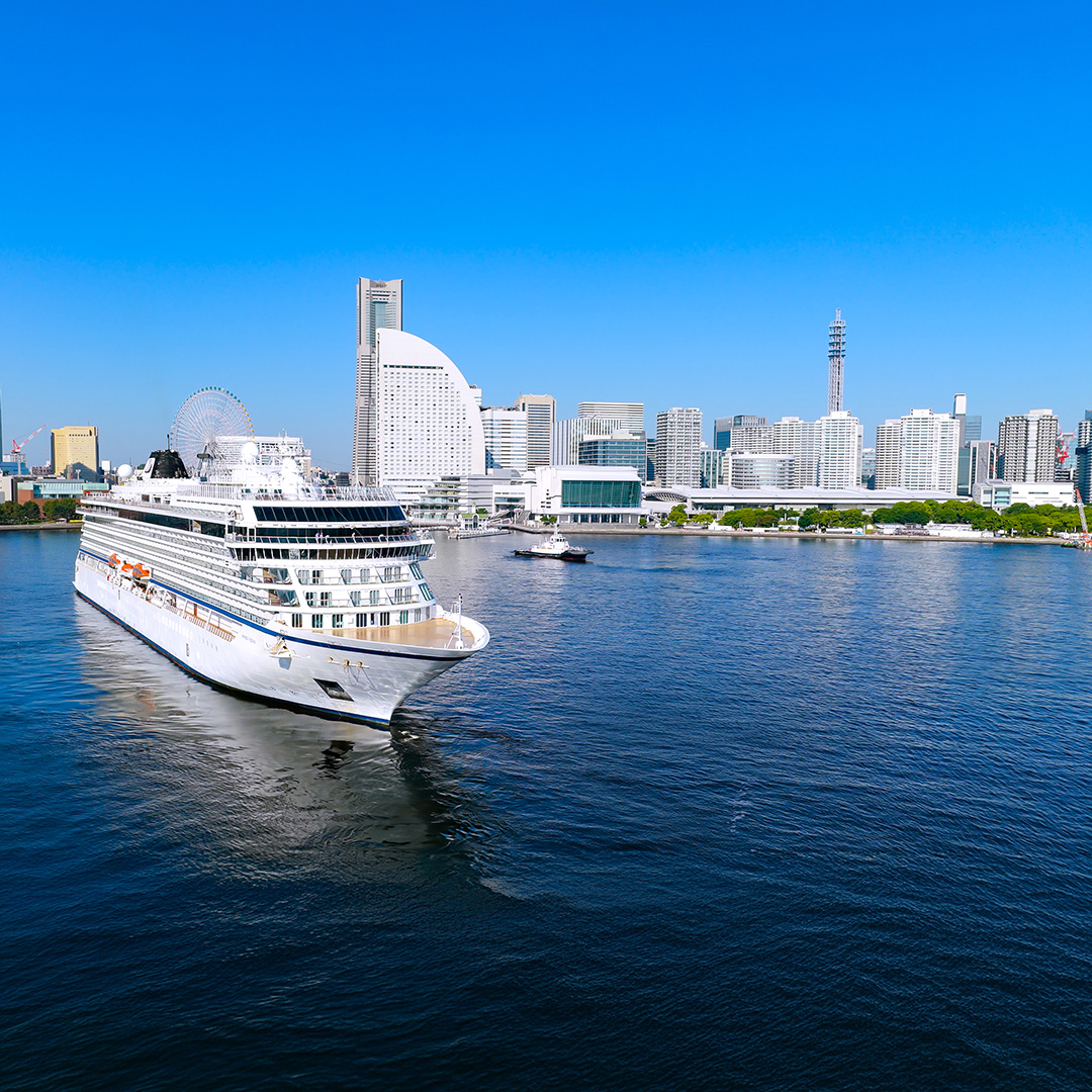 バイキング・ネプチューン 横浜港 みなとみらい